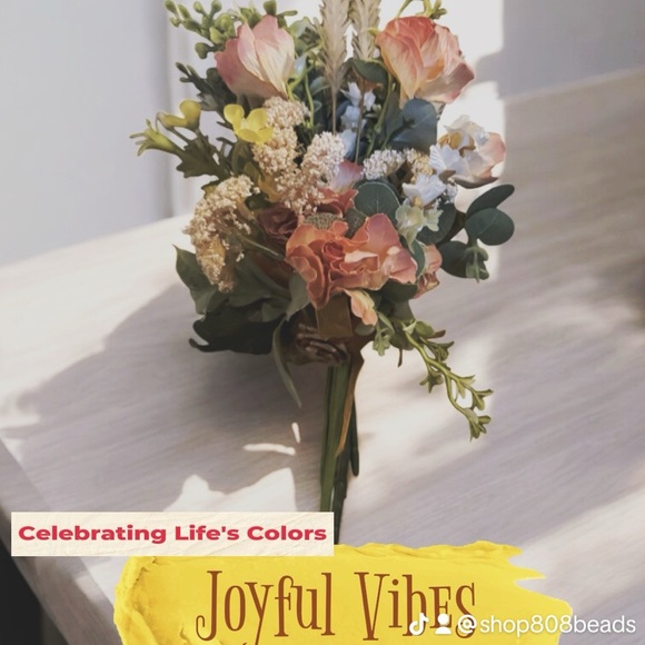 Meet your Posher, Amy, owner of 808BEADS x 808POSH - Picture 8 of 8